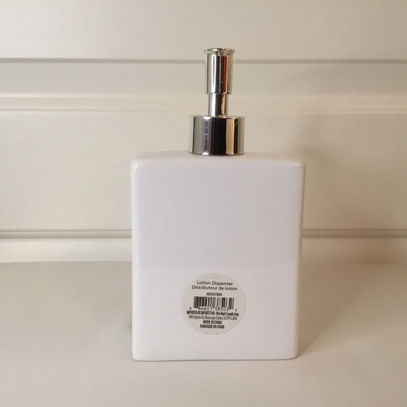 Ceramic Christmas Bathroom Lotion Dispenser - Soap Dispenser - Picture 4 of 5